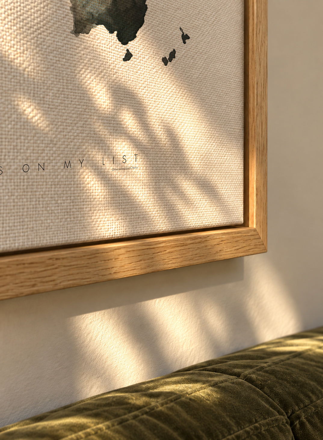 World map monochrome - Framed canvas detail
