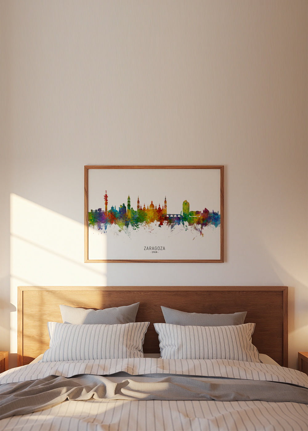 Zaragoza Skyline multicolor - Framed poster in an interior