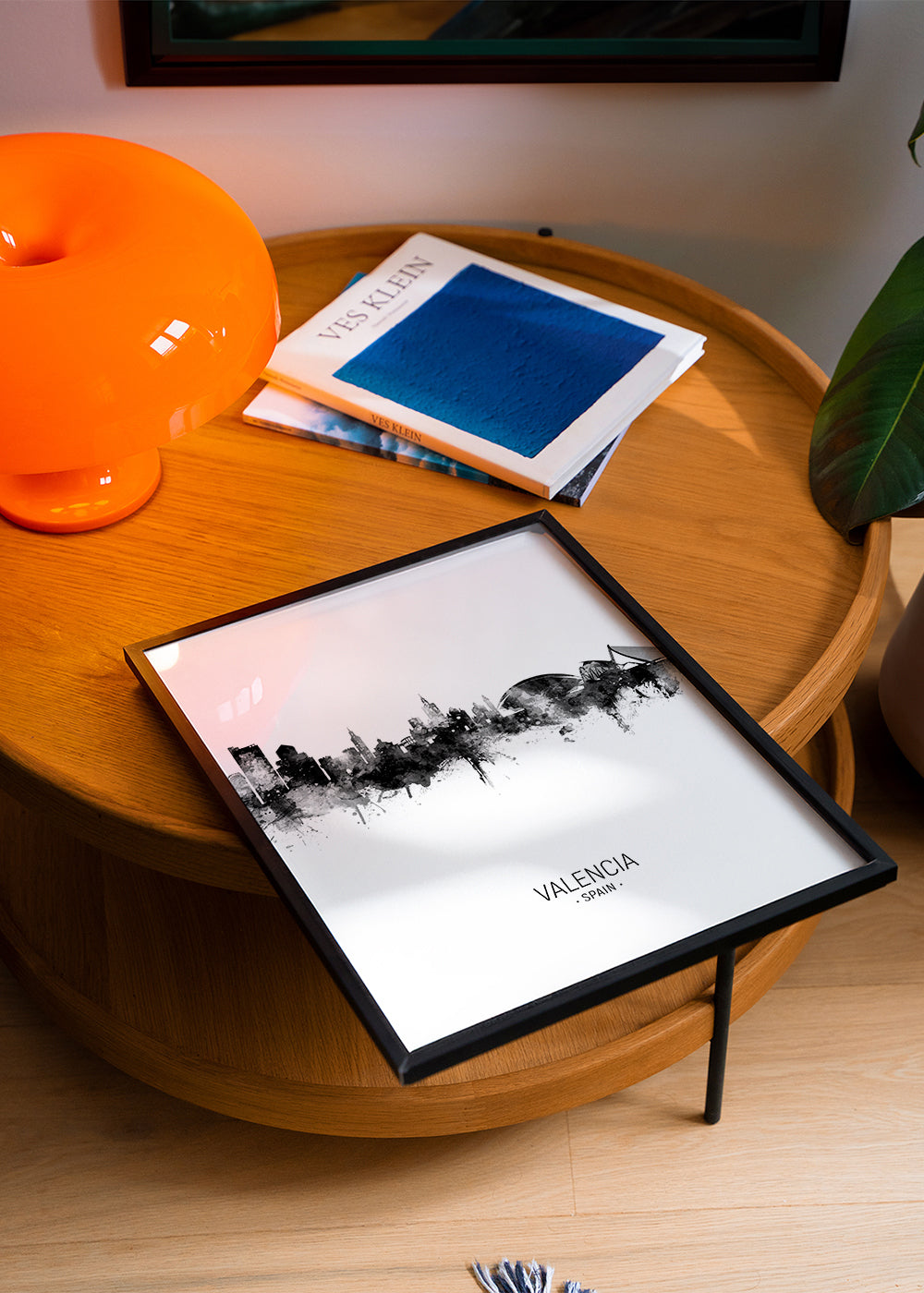 Valencia skyline black and white