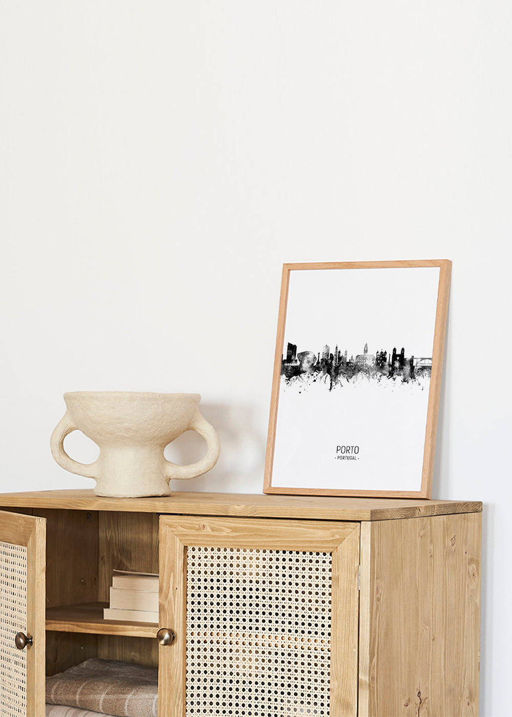 Porto skyline black and white