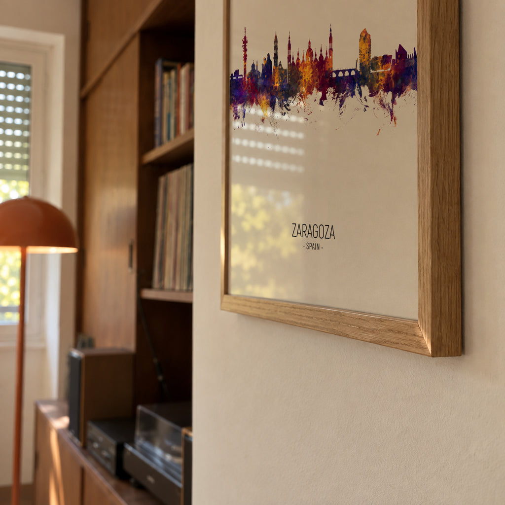 Zaragoza Skyline en beige - Framed poster detail