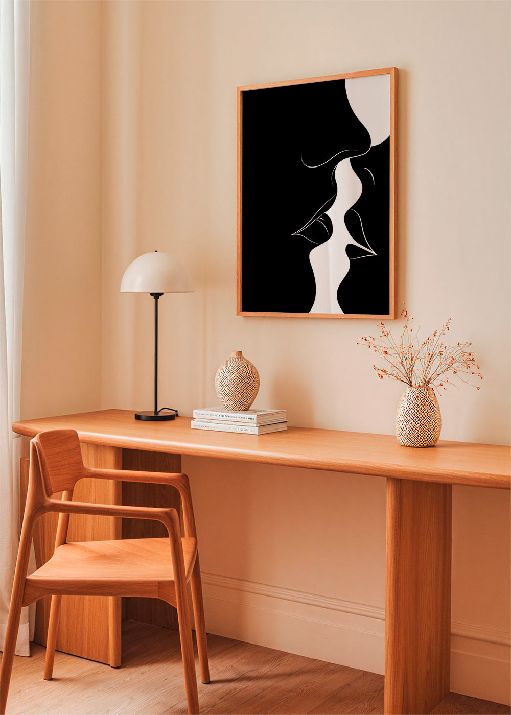 Just a little kiss black