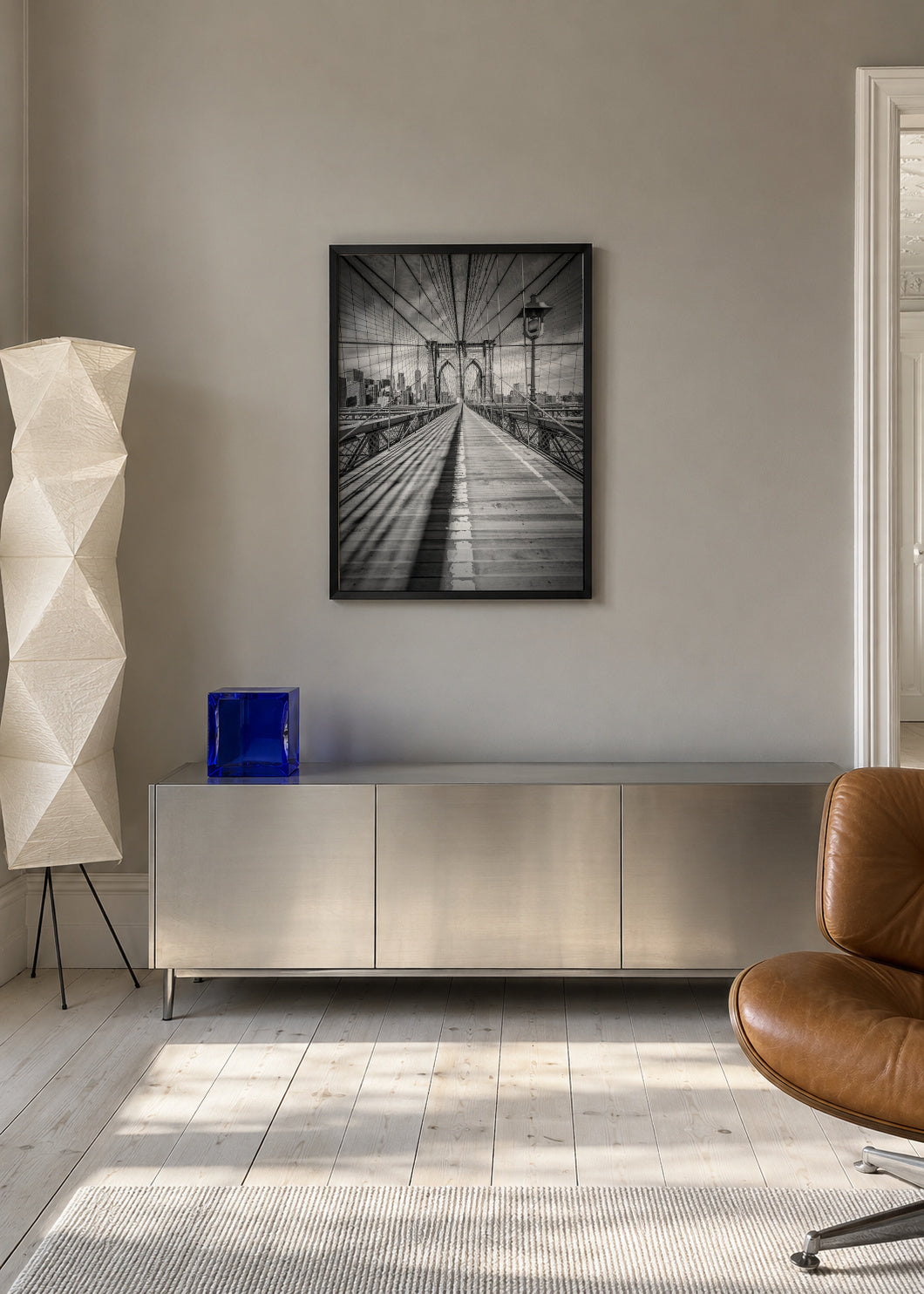 NEW YORK CITY Brooklyn Bridge - Framed poster in an interior