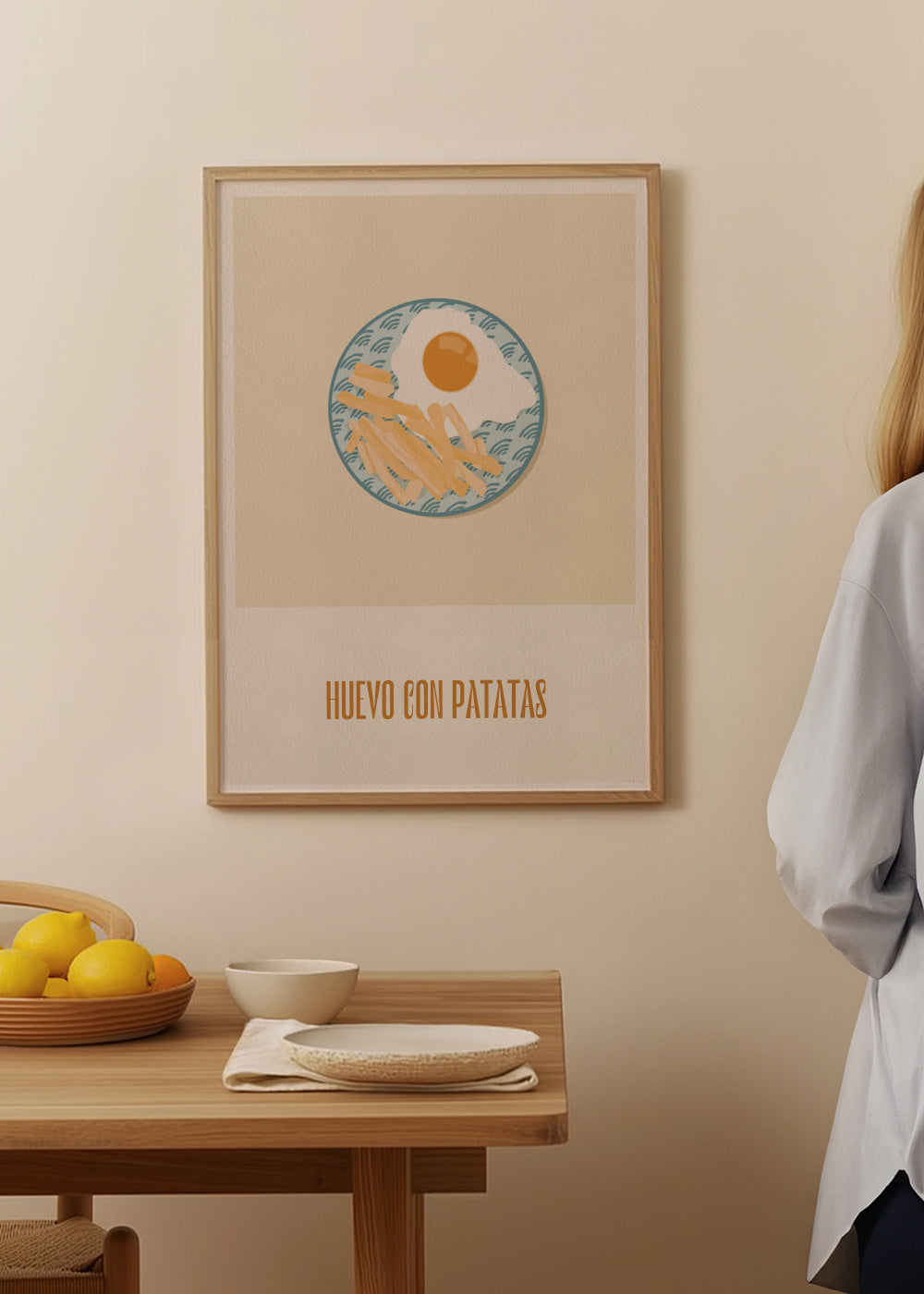 Huevo con patatas - Framed poster in an interior