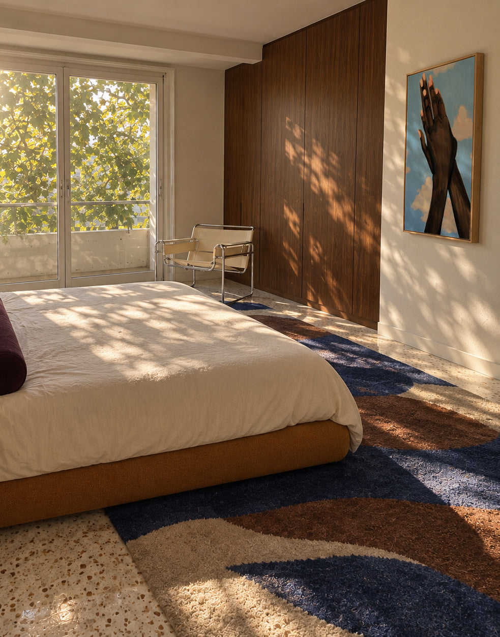 Himmel blau - Framed canvas in an interior