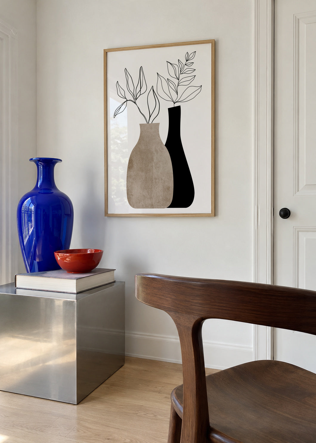 Gris en Gris - Framed poster in an interior