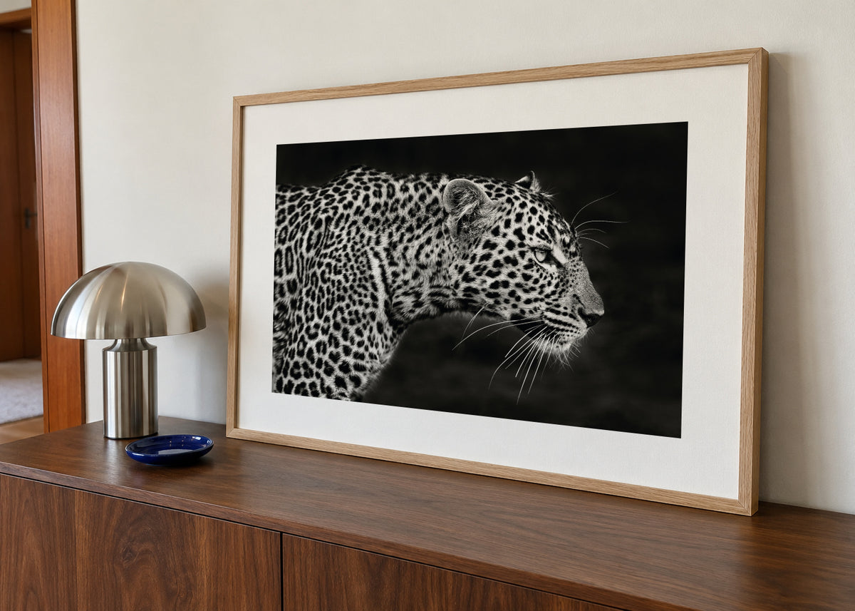 Leopard Close Up - Framed poster in an interior