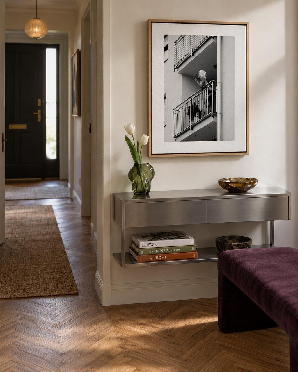 Nika - Framed canvas in an interior