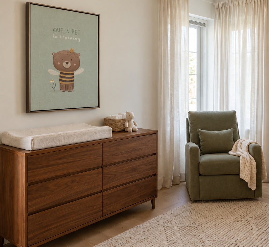 Queen bee sage green - Framed canvas in an interior