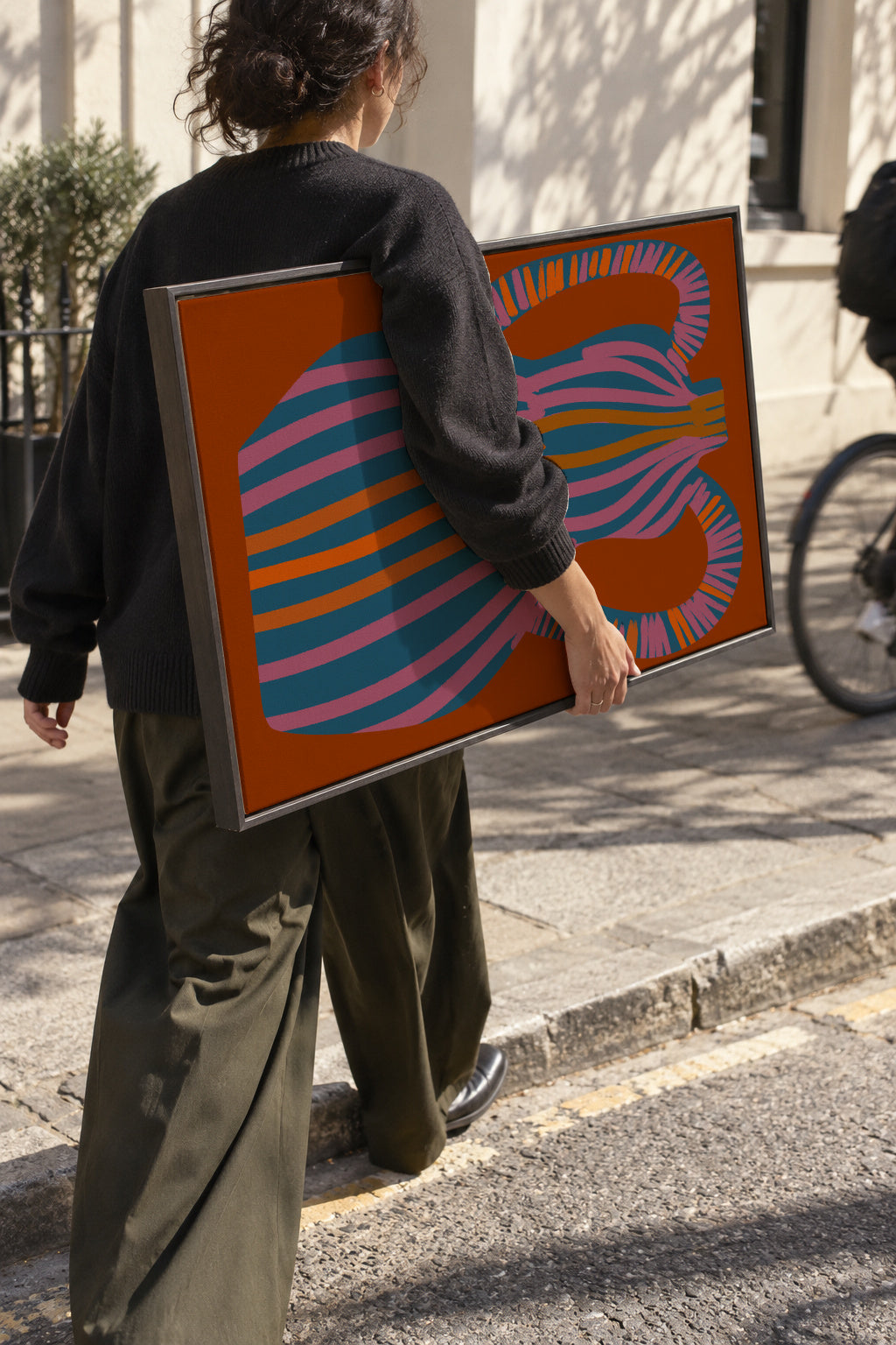 Provincial Vase 01 - Framed canvas in an interior
