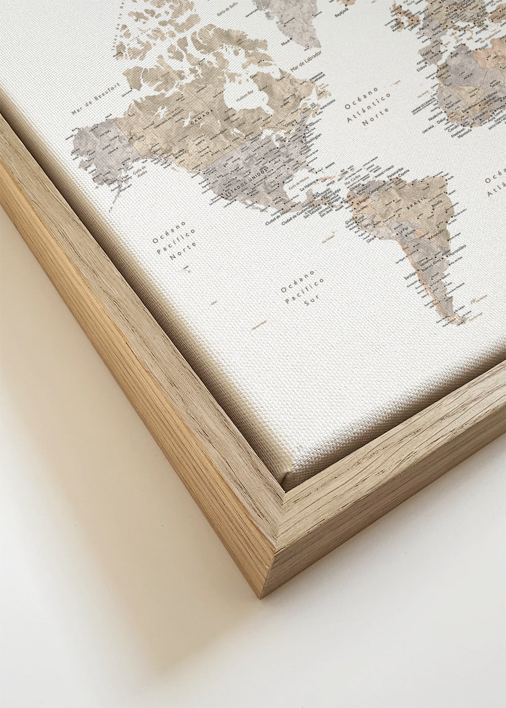 Detailed taupe watercolor world map with labels in Spanish, Abey
