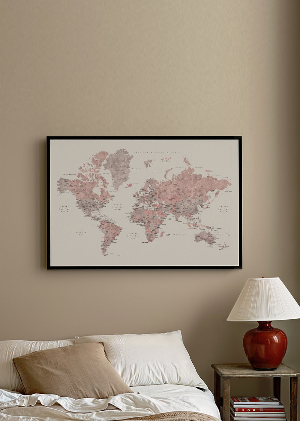 Detailed dusty pink watercolor world map with labels in Spanish, Piper