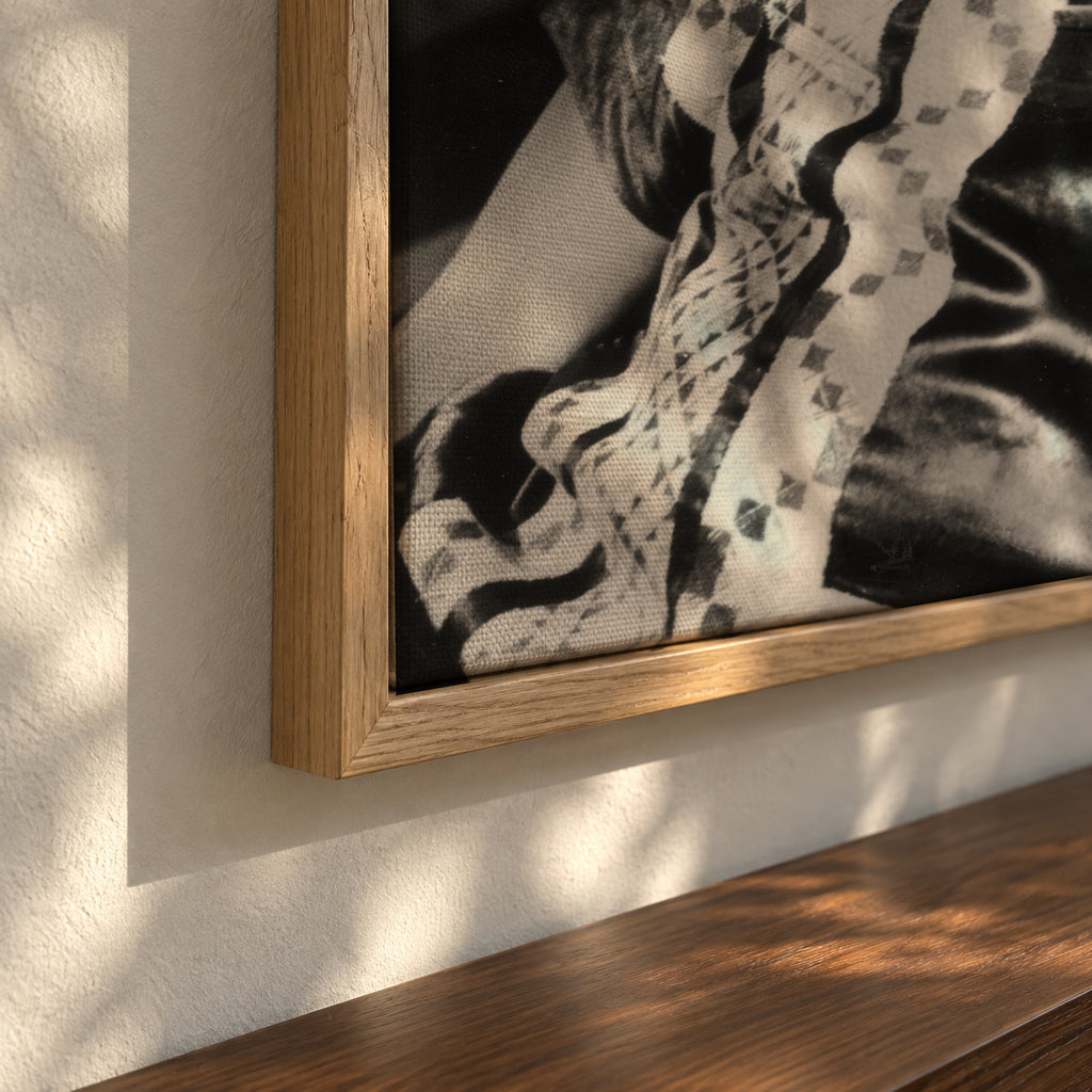 Frida Kahlo vintage photograph I - Square - Framed canvas detail