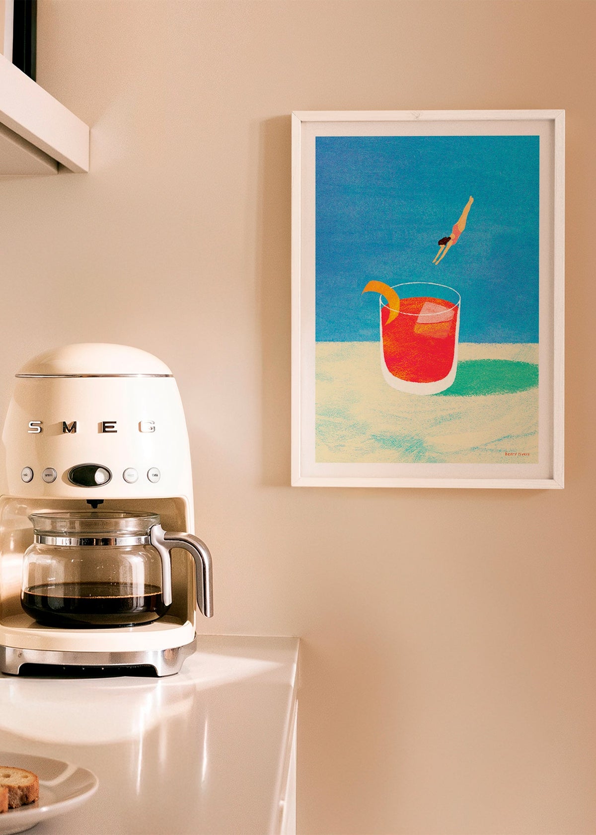Kitchen art: Negroni dive scene – Product1