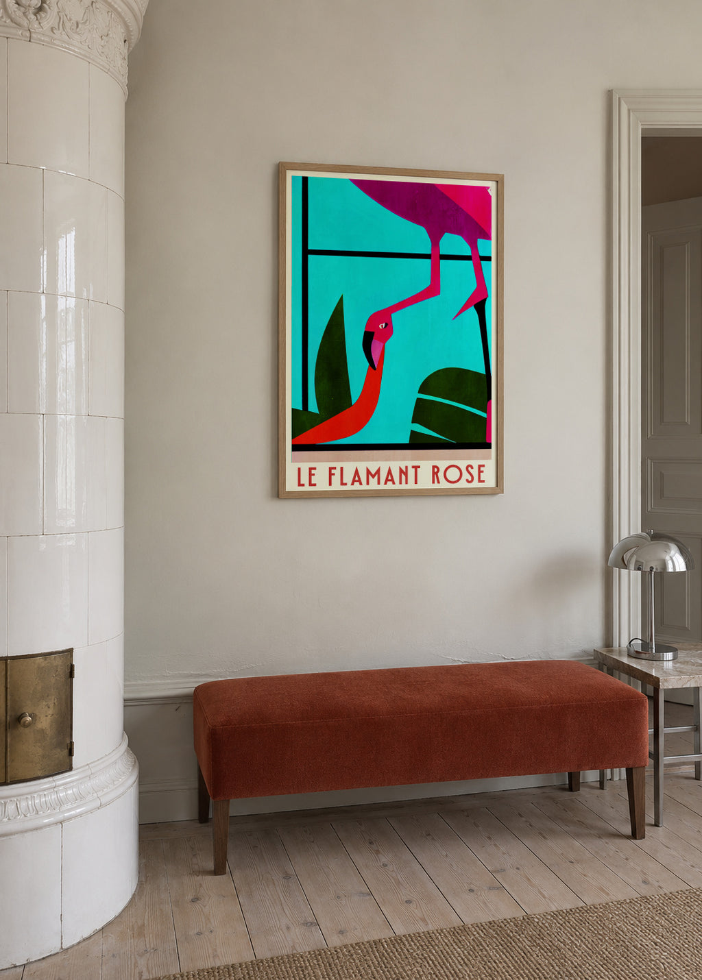 Le Flamant Rose? - Framed poster in an interior