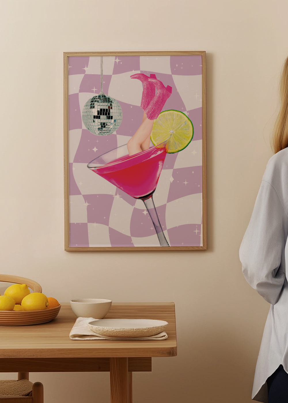 32.png - Framed poster in an interior
