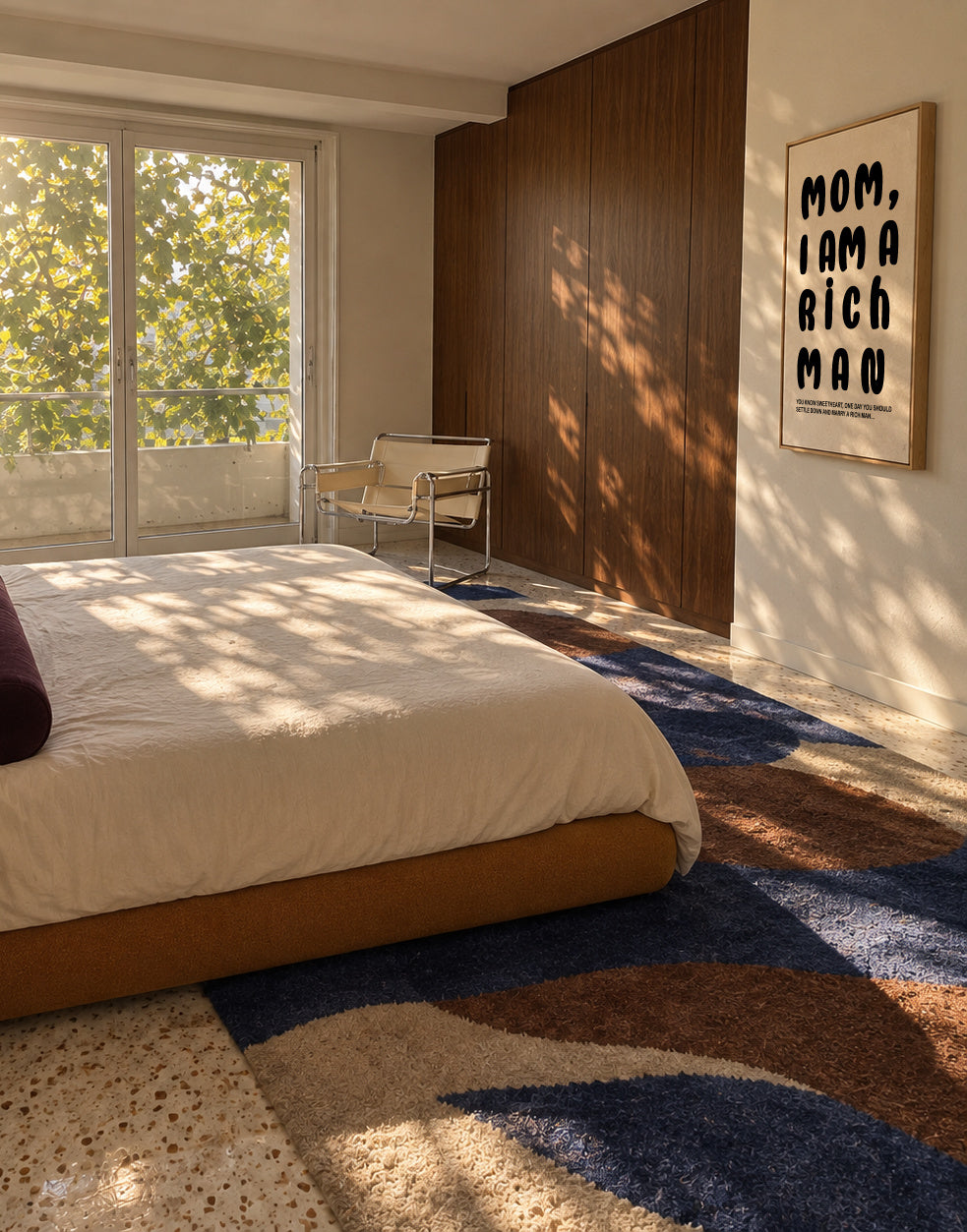RICH MAN - Framed canvas in an interior
