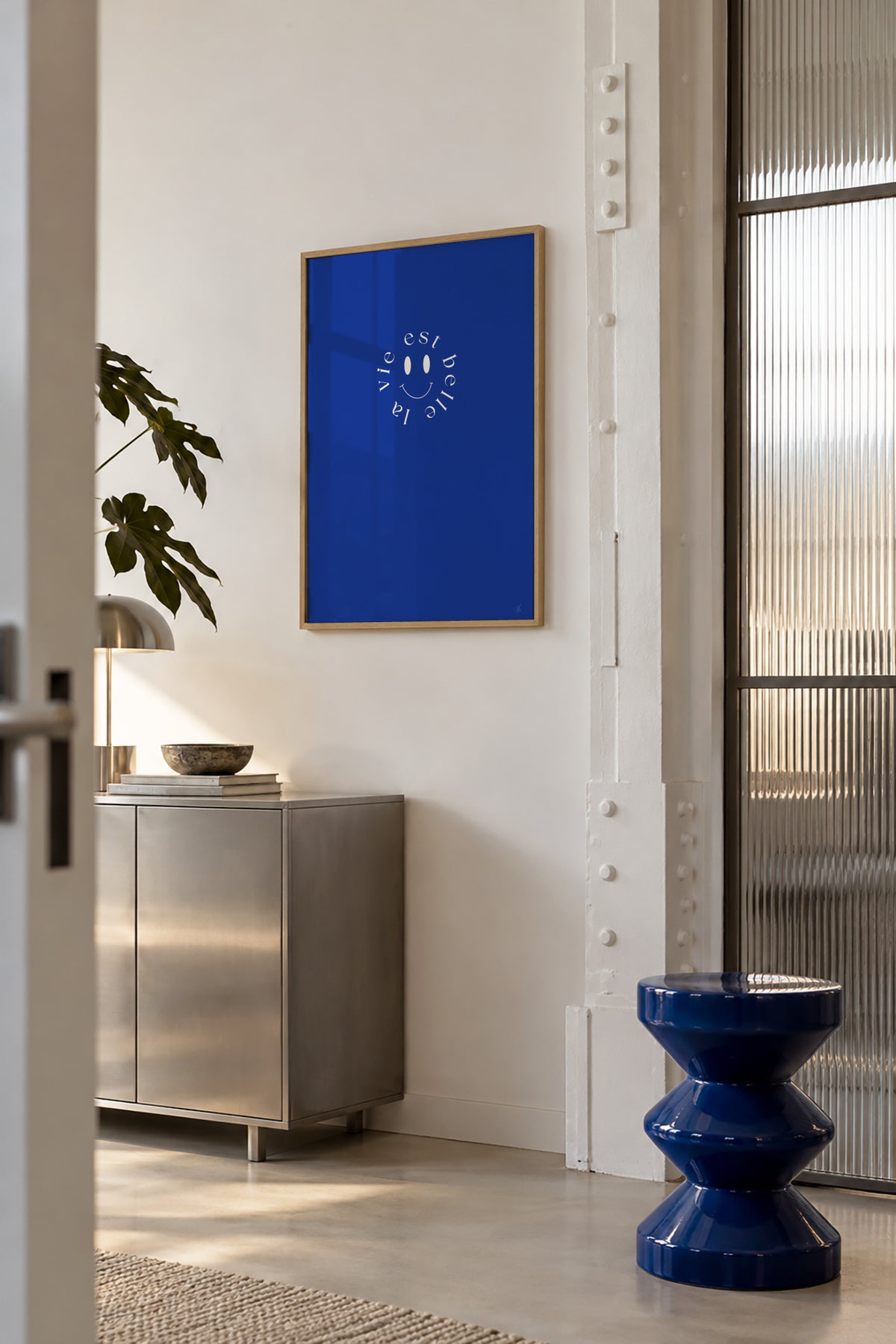 SMILE - Framed poster in an interior
