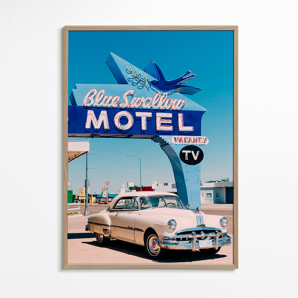 Cuadro vintage de motel y coche clásico – Oak Frame