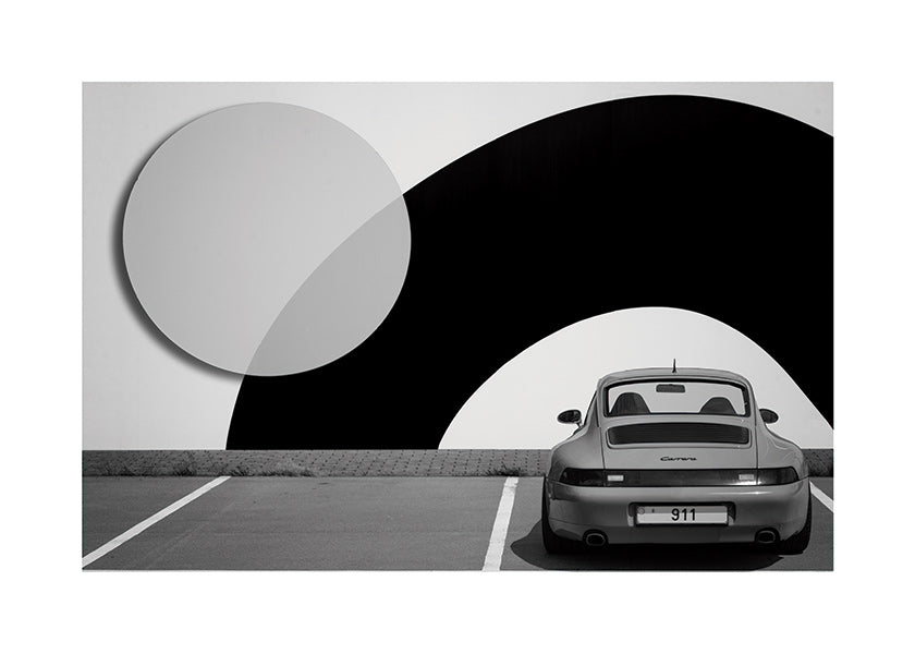 Fotografía Porsche 911 con mural geométrico
