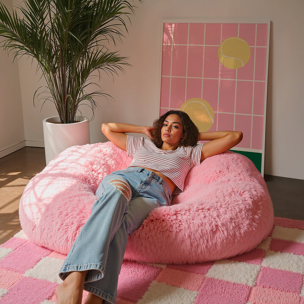 Cuadro deportivo con pelotas de tenis sobre rejilla rosa – Product1