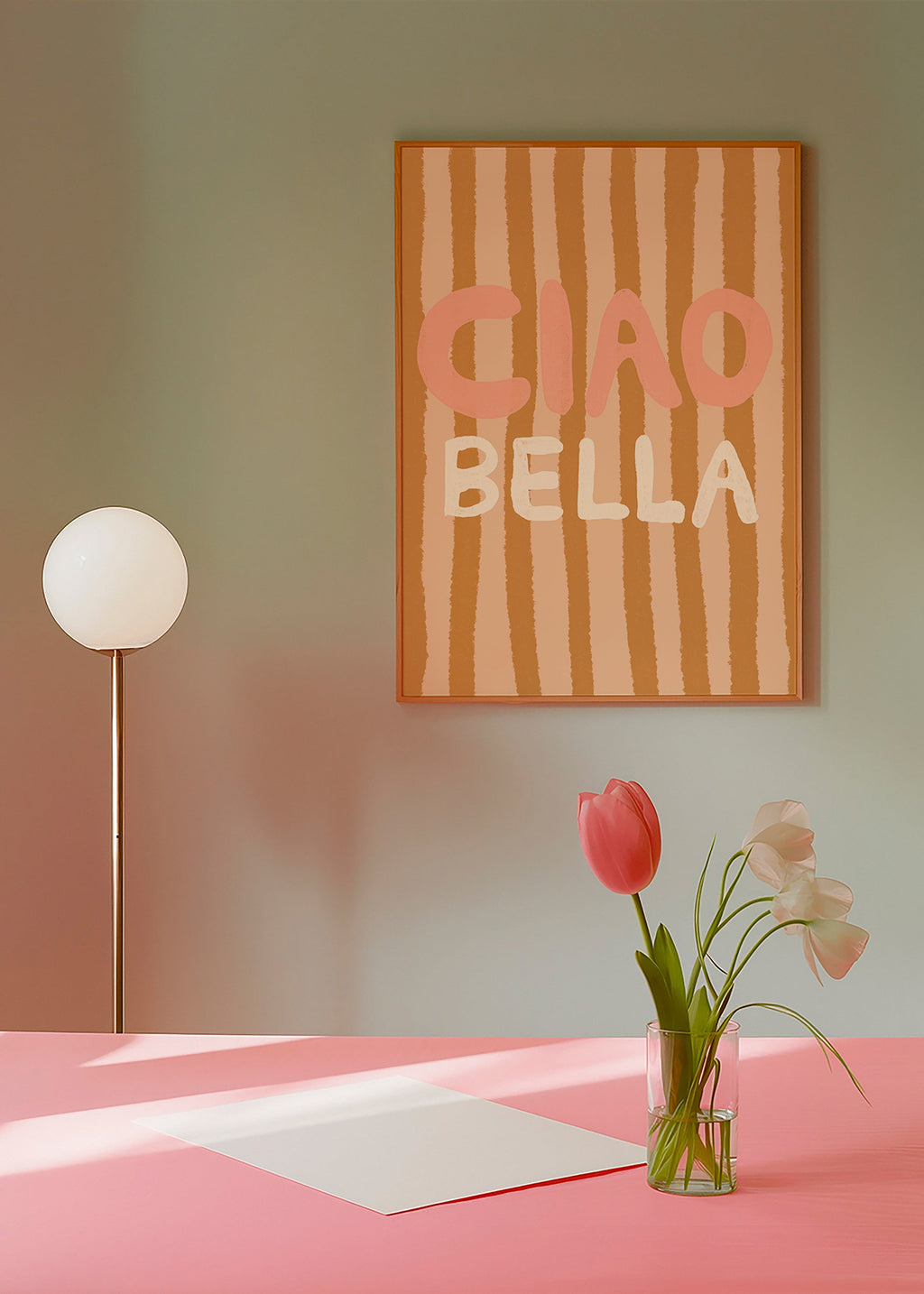 Ilustración Ciao Bella con tipografía y rayas tostadas – Product1