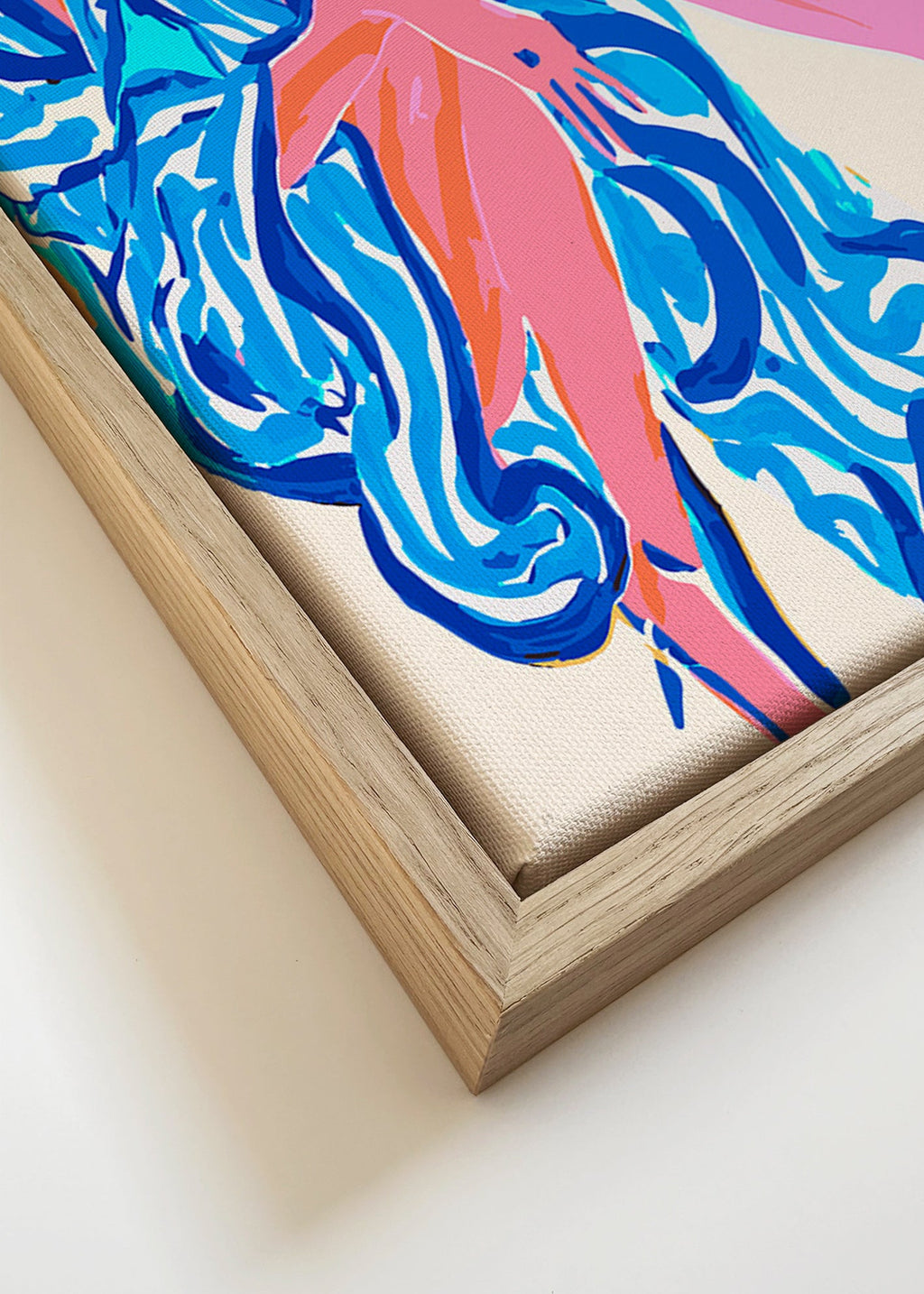 Ilustración de mujer con bata estampada – Canvas detail