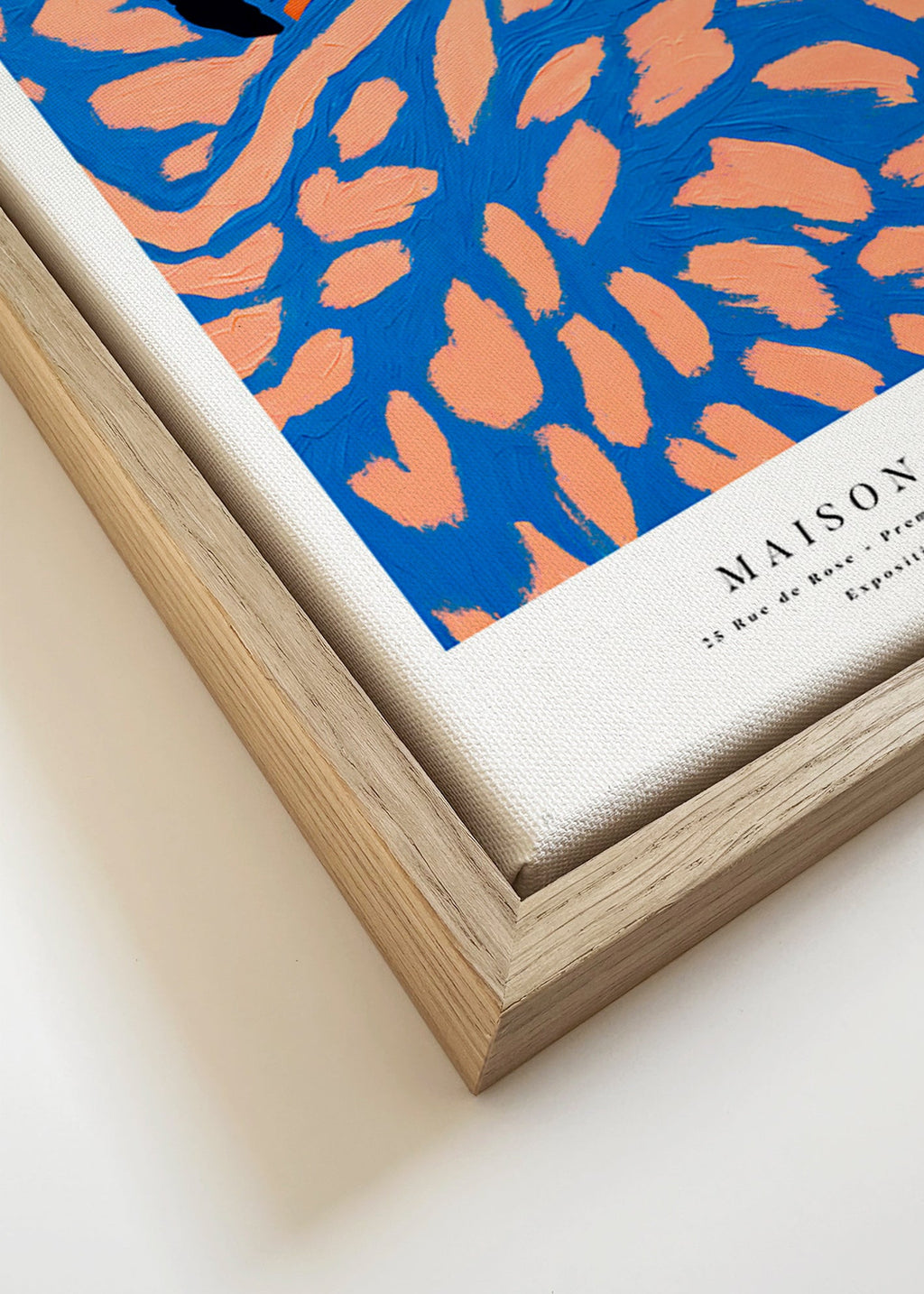 Ilustración figurativa en tonos coral y azul – Canvas detail