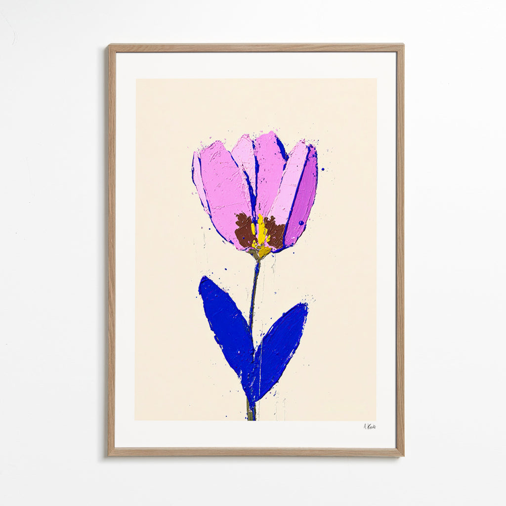 Lámina botánica con flor violeta y hoja azul – Oak Frame