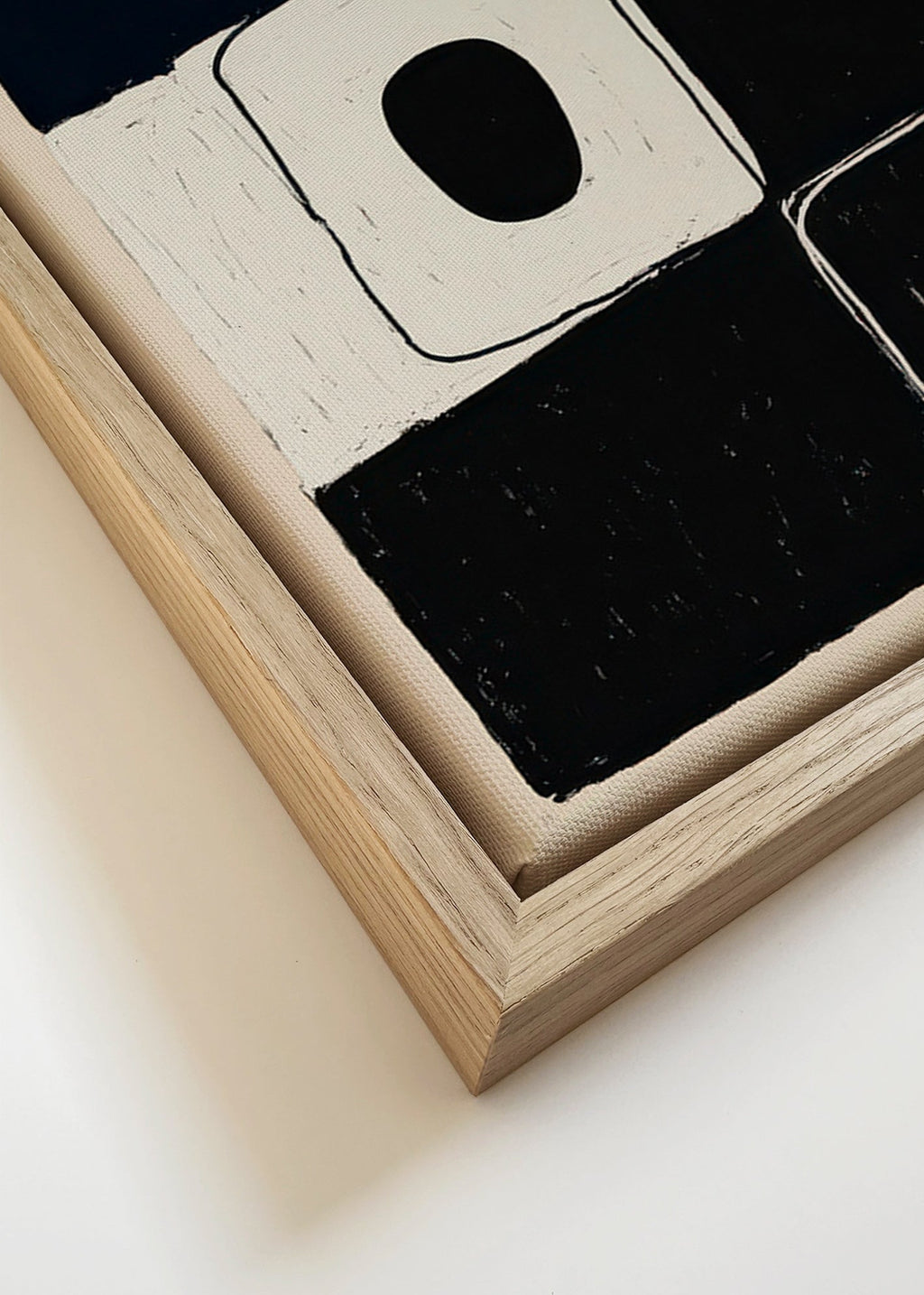 Cuadro geométrico con bloques y trazo rojo – Canvas detail