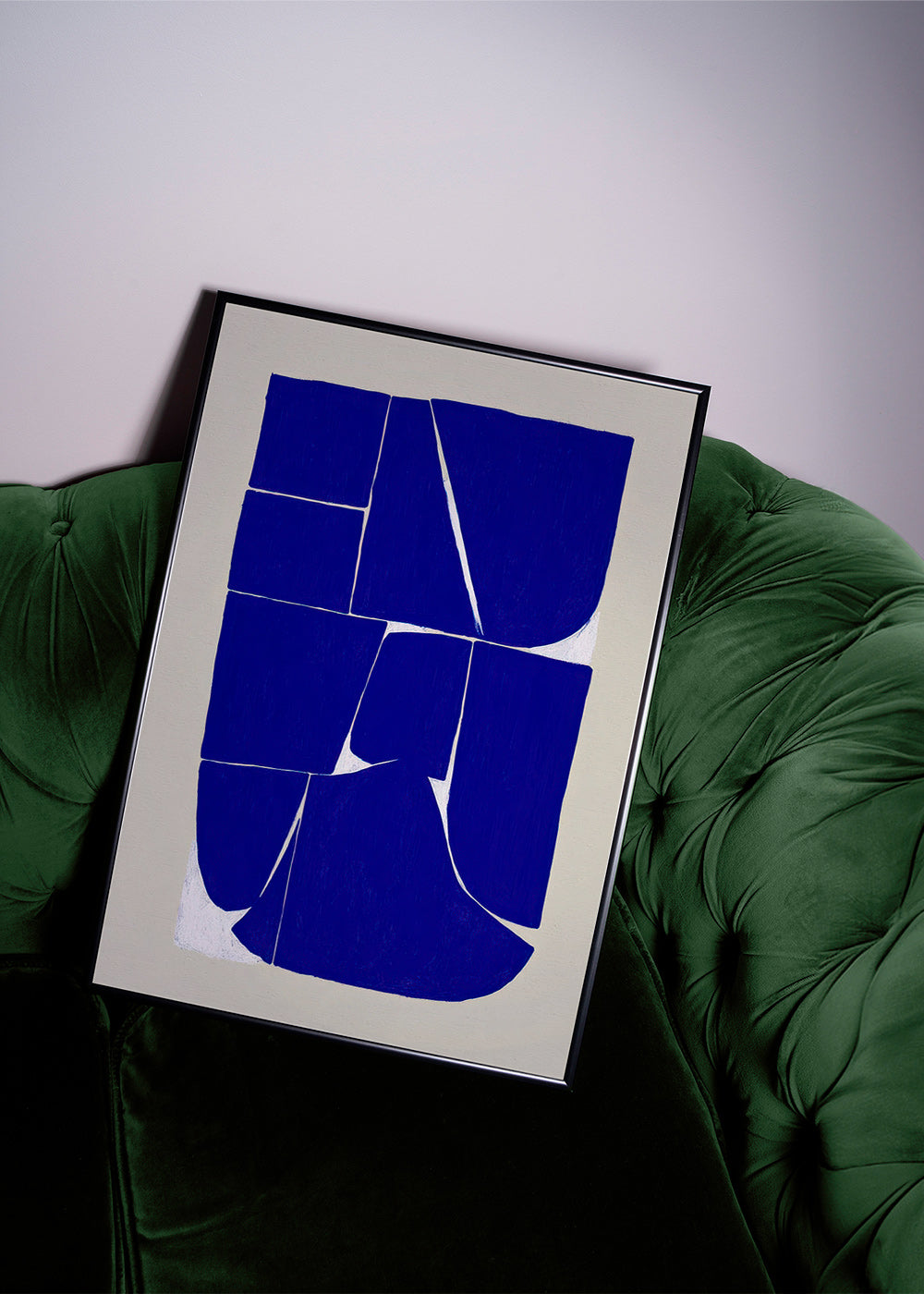 Cuadro geométrico en azul intenso con bloques orgánicos – Product3