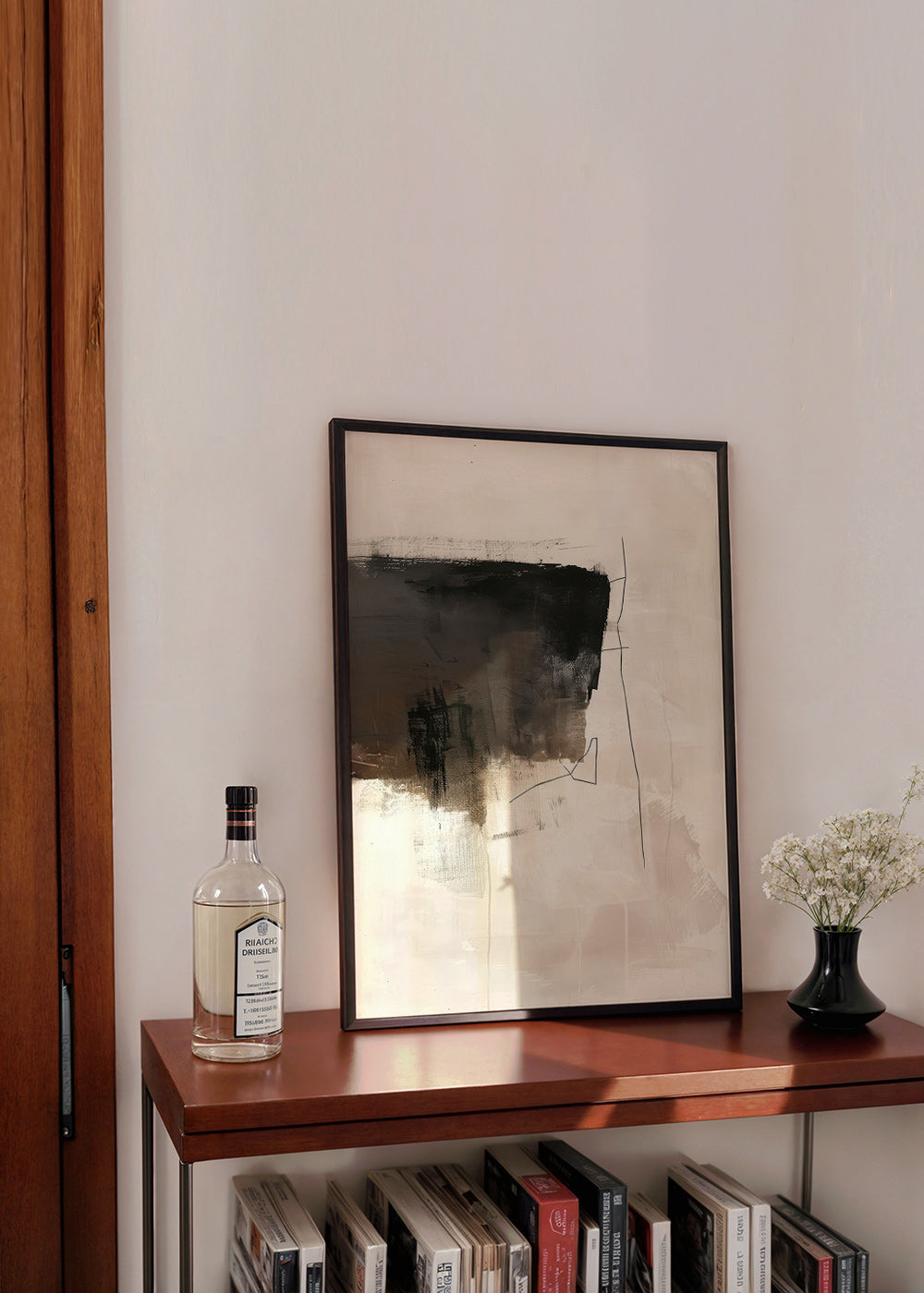 Cuadro abstracto con trazo oscuro sobre fondo beige – Product3