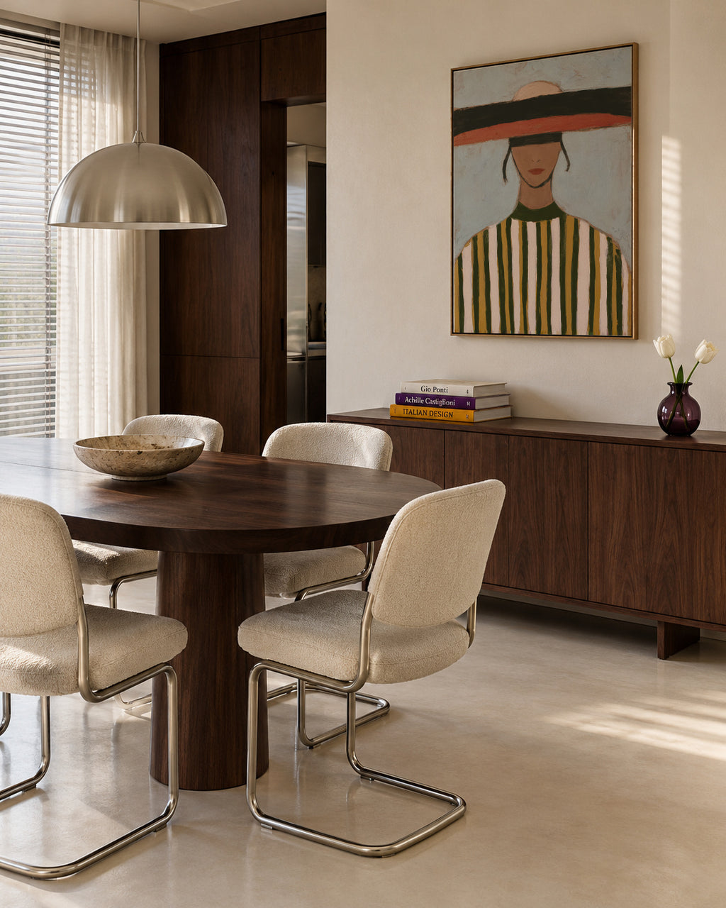 Wide Brim - Framed canvas in an interior